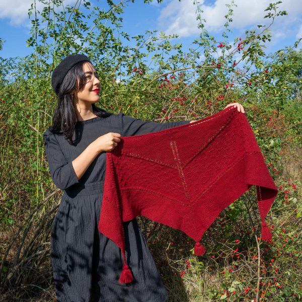 Modern textured triangular shawl knit in worsted yarn knitting pattern