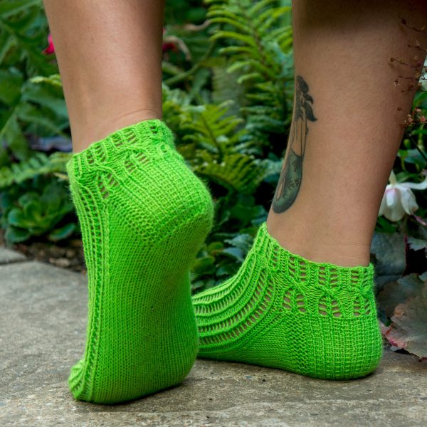Lace ribbed summer socks knitting pattern